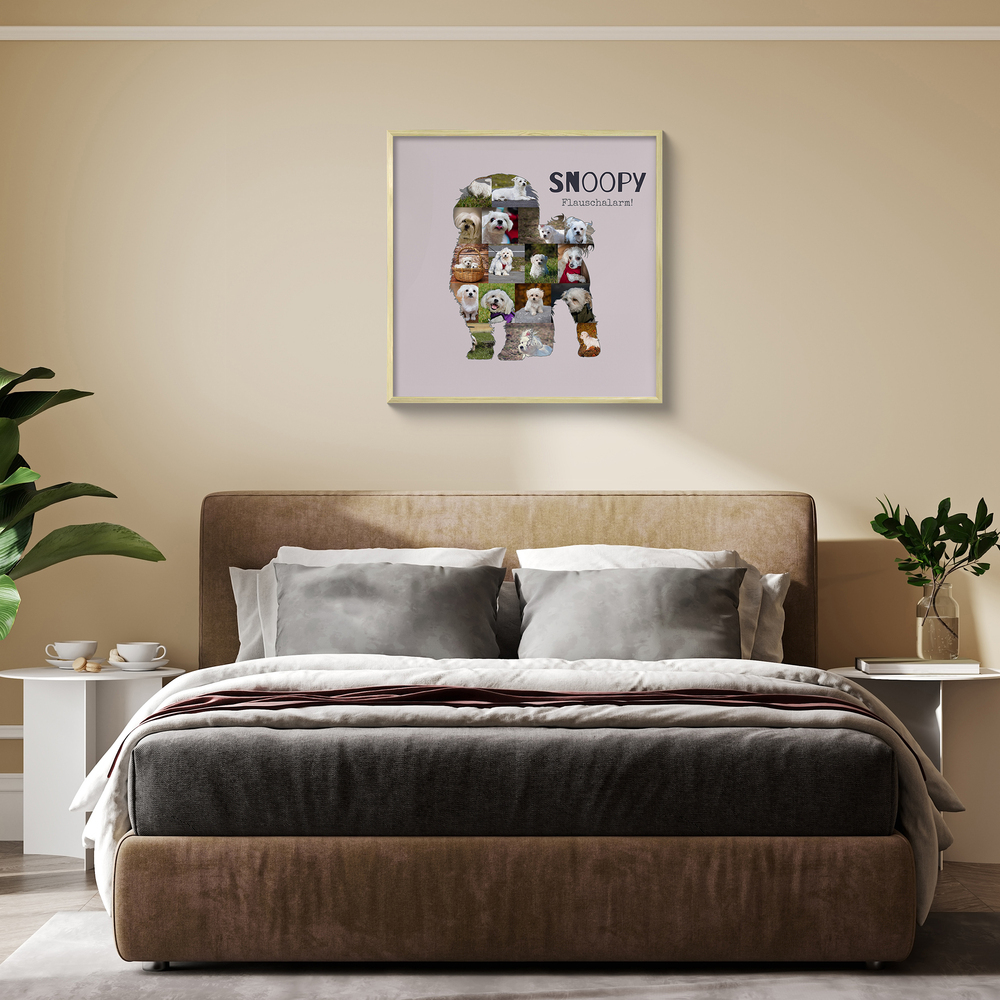 Fotocollage als Malteser-Silhouette mit Namen im hellen Rahmen über dem Bett im Schlafzimmer.