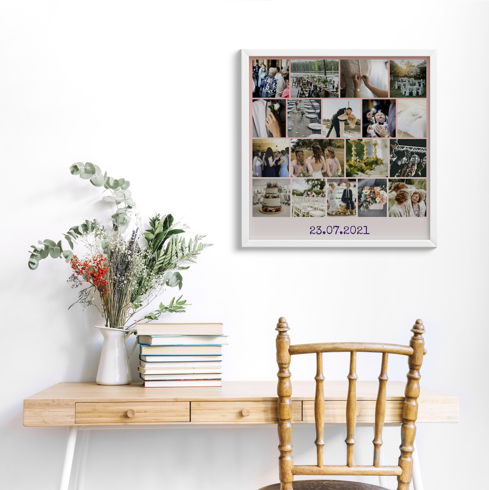 Hochzeitsfotocollage mit Datum im weissen Rahmen über einem Holzschreibtisch mit Blumen und Bücherstapel