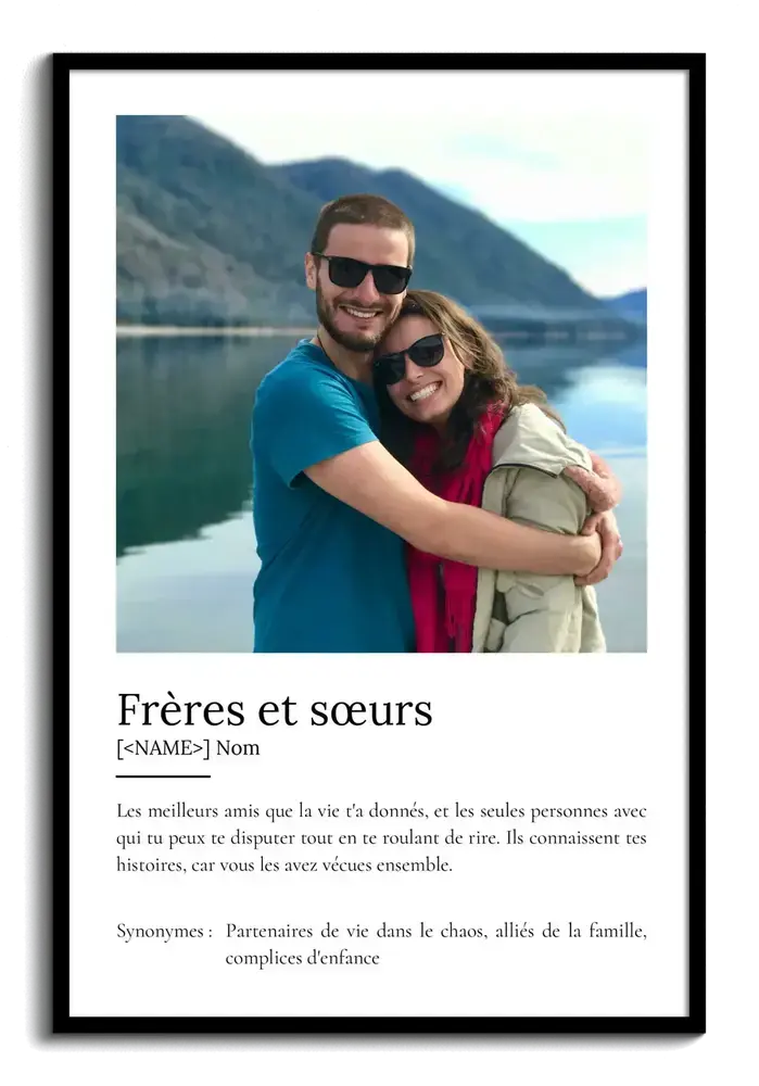 Affiche définition de la fratrie avec une grande photo de frère et sœur, sur fond blanc dans un cadre noir
