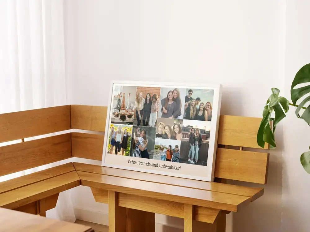 Freundschafts-Collage mit neun Fotos und Spruch im weissen Rahmen auf einer Holzbank, als Geschenk für die beste Freundin