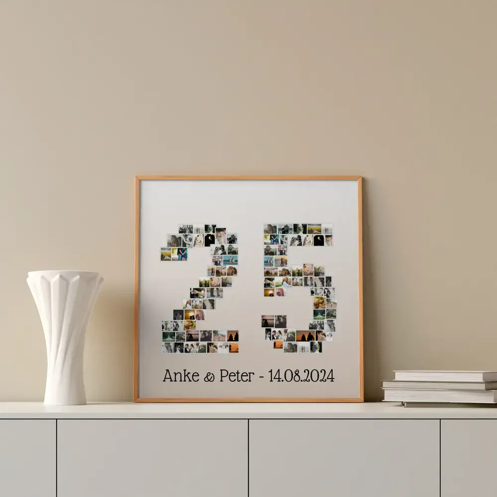 Fotocollage als Zahl 25 im Holzrahmen auf einem weissen Sideboard, als persönliches Geschenk zum Ehejubiläum