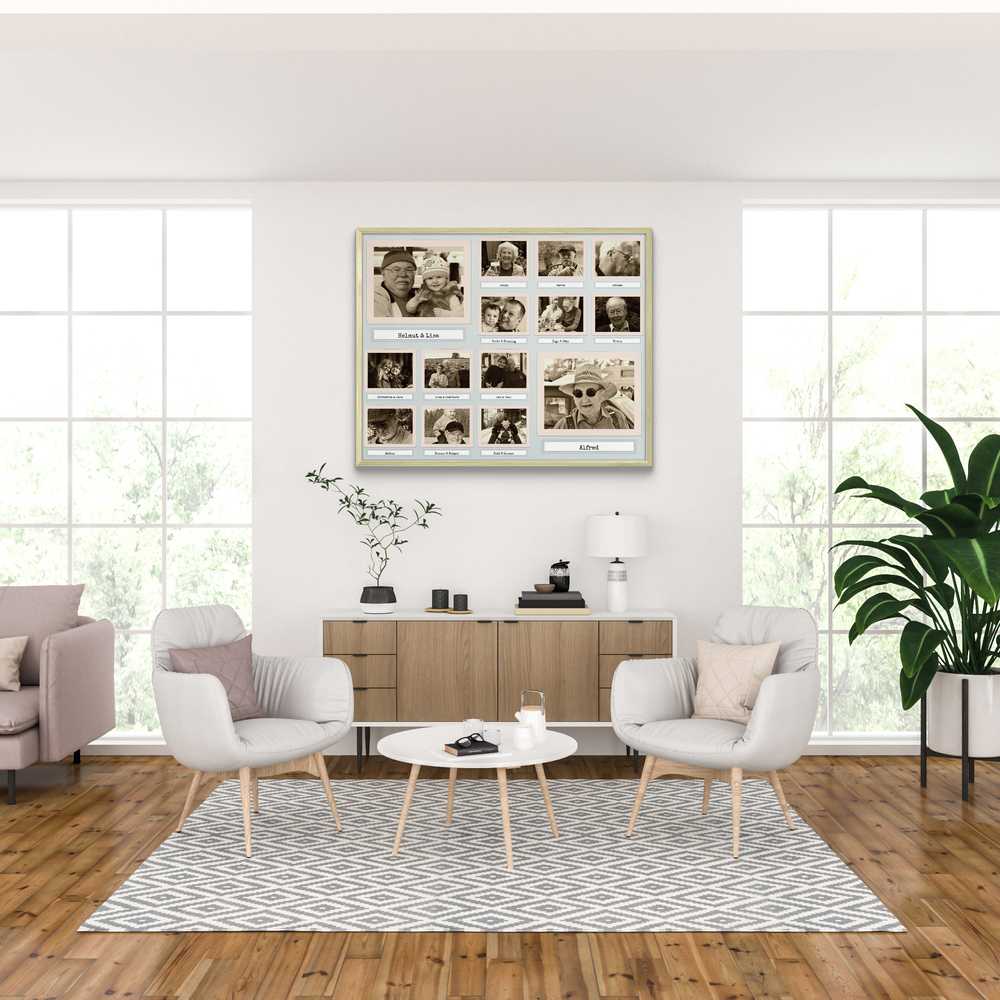 Collage di foto seppia stile Polaroid con cornice in legno chiaro sopra una credenza in un soggiorno luminoso